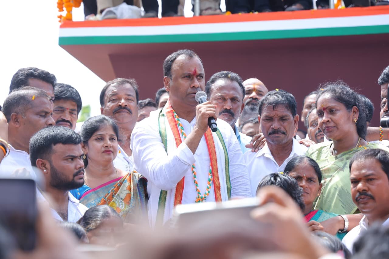 నకిరేకల్ మునుగోడు నియోజకవర్గాల నుండి భారీగా పాల్గొన్న కాంగ్రెస్ శ్రేణులు, వైఎస్ అభిమానులు.... - Additional Image